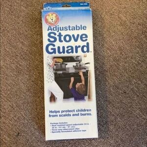 NWT  children Stove Guard​​